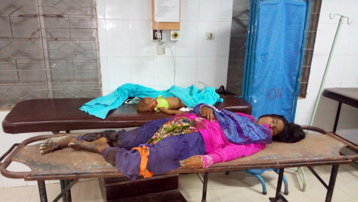 ময়মনসিংহে-বাসখাদে-পড়ে-Three people, including a child, were killed in a road accident in Mymensingh